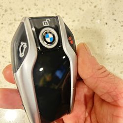 Touch Screen BMW M760i Smart Key