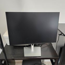 Dell Pro 24 Plus 16:10 USB-C Hub Monitor - P2425E - Like New