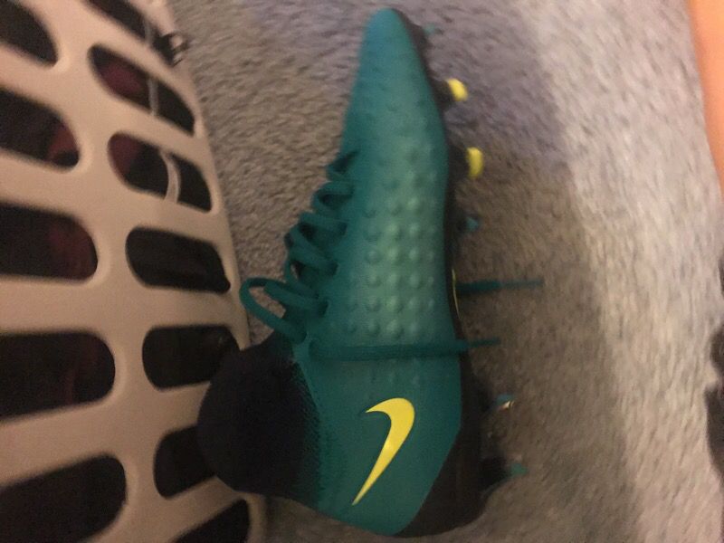 New Soccer Cleats 5-5.5