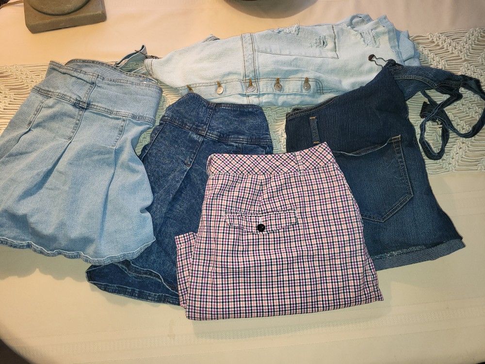 Lot Of Womens Denim Shorts, Skirts XXXL