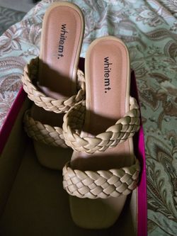 White mountain sandals size 7