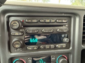 Chevrolet GMC Delphi Radio CD Player GM For Repair/Parts