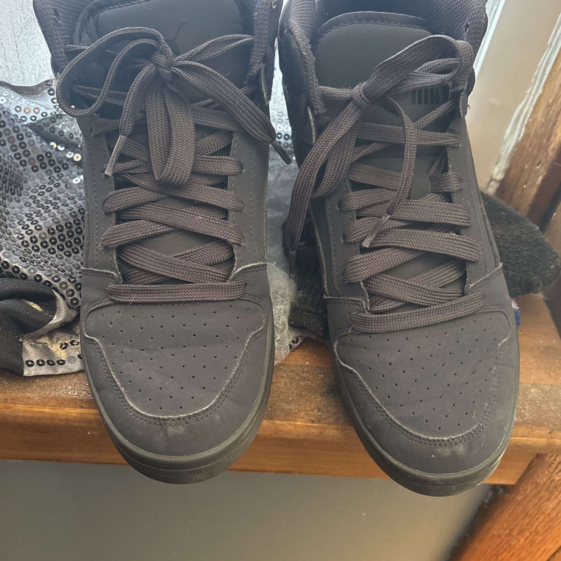 Size 8 Men’s Pumas