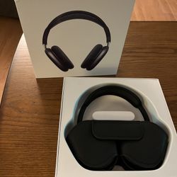 AirPod Maxes (BRAND NEW)