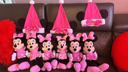 Christmas Minnie Mouse doll and hats