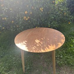 Round Oak Table