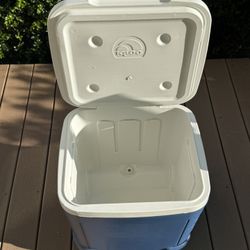 Igloo Cube 60qt Cooler… Like new