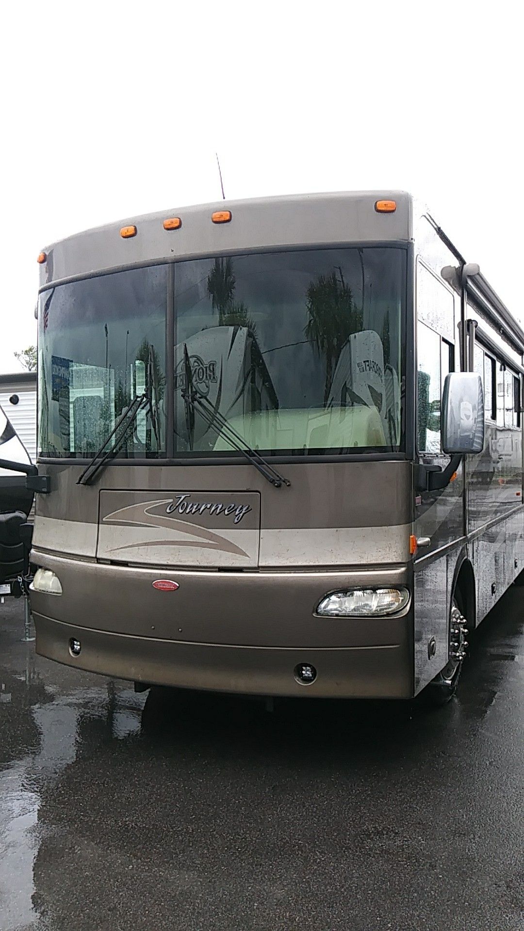 2006 Winnebago Journey diesel pusher.