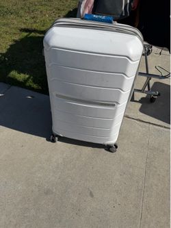 Samsonite three piece set $125