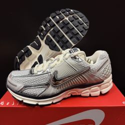 Nike Zoom Vomero 5 Photon Dust Metallic Silver FD0884-025 Women’s Size 7