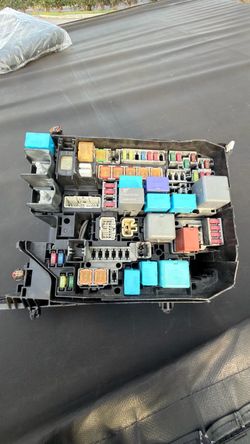 Box fuse Toyota Corolla le brand