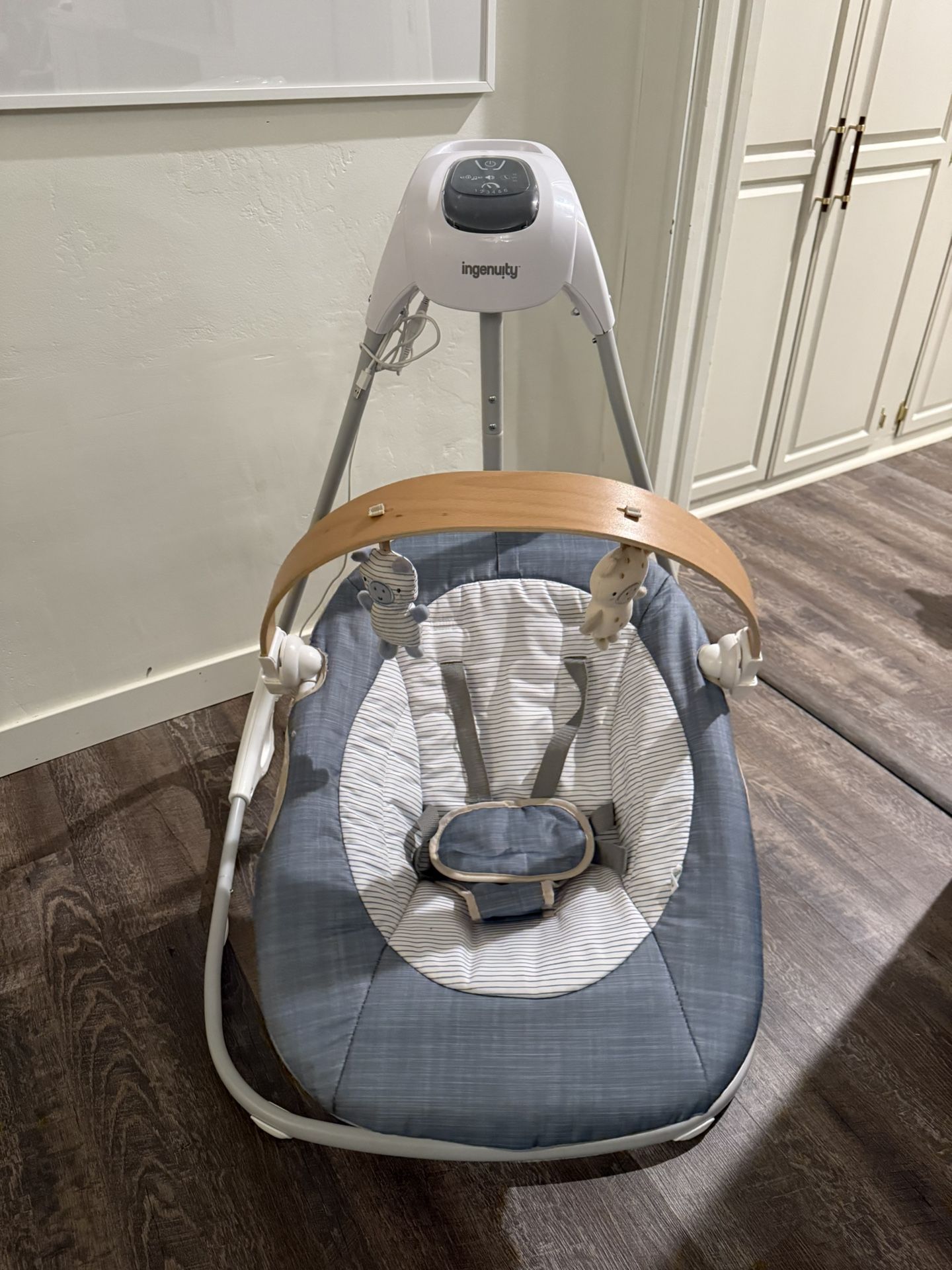 Baby Swing - Ingenuity Simple Comfort Compact Swing with Wood Toy Bar - Chambray  💲**$35 OBO** – Lightly Used