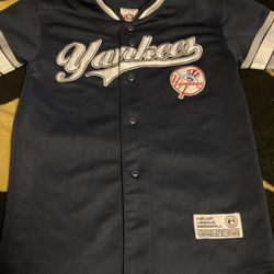 Kids NY Yankees Baseball Jersey Size Medium ( 10-13 Yrs)
