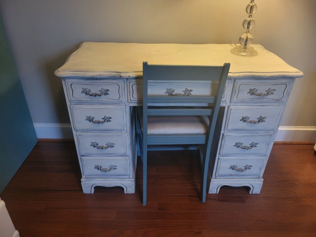 Desk/Vanity