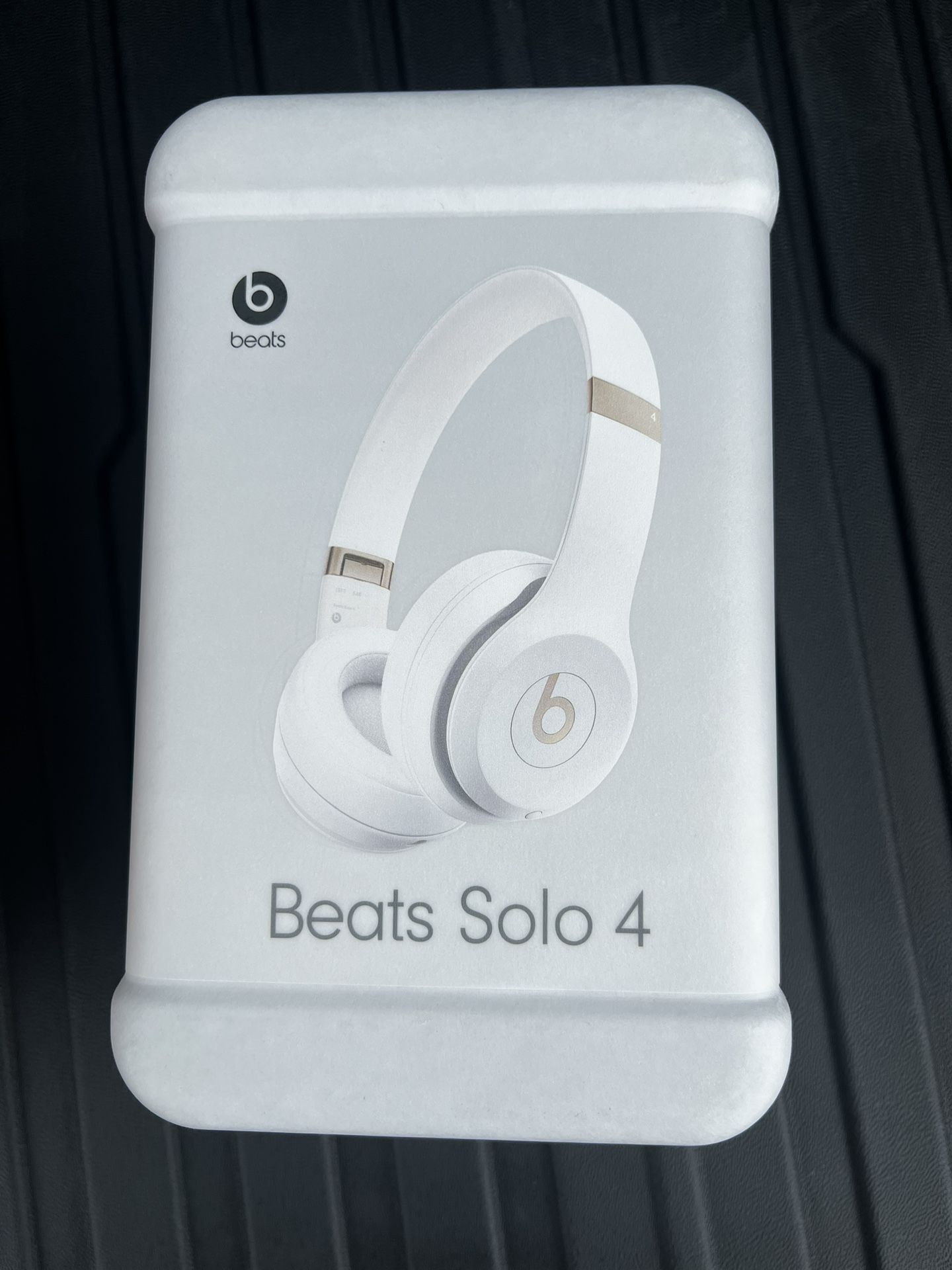 Beats Solo 4