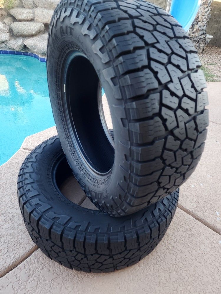 2 Wildpeak 285/65R18 Tires