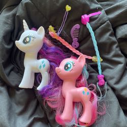 my little pony toy with hair accessories 