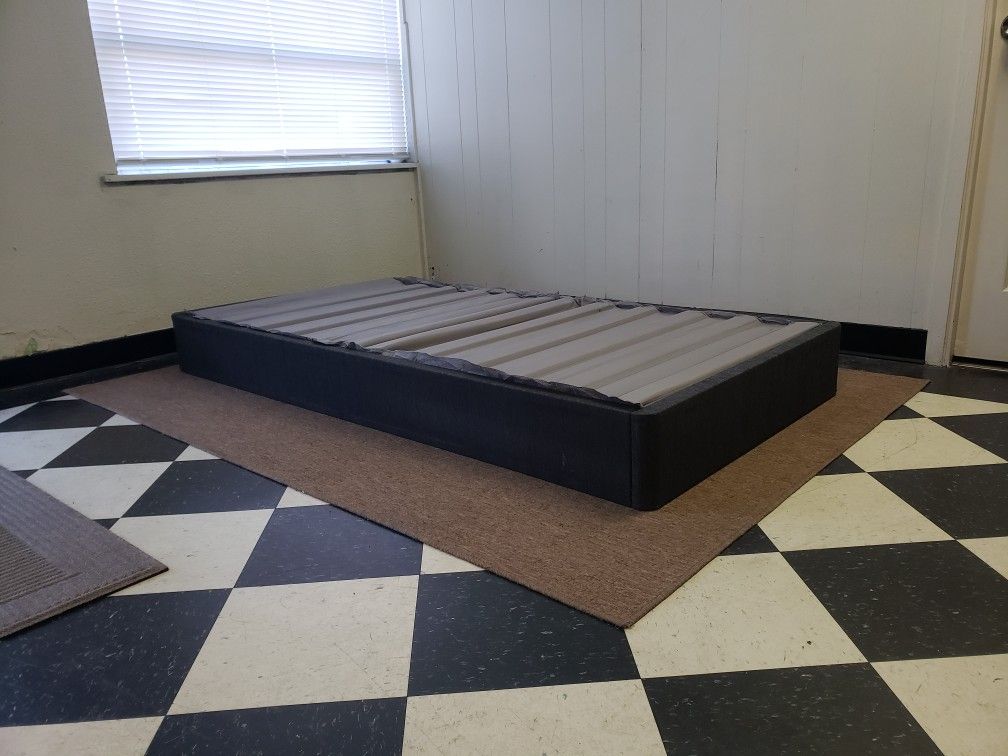 Twin size bed frame - can DELIVER almost anywhere for $20 extra - gently used and in very good condition ๐