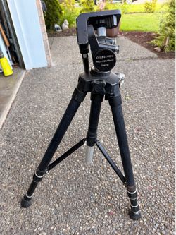 Professional camera tripod