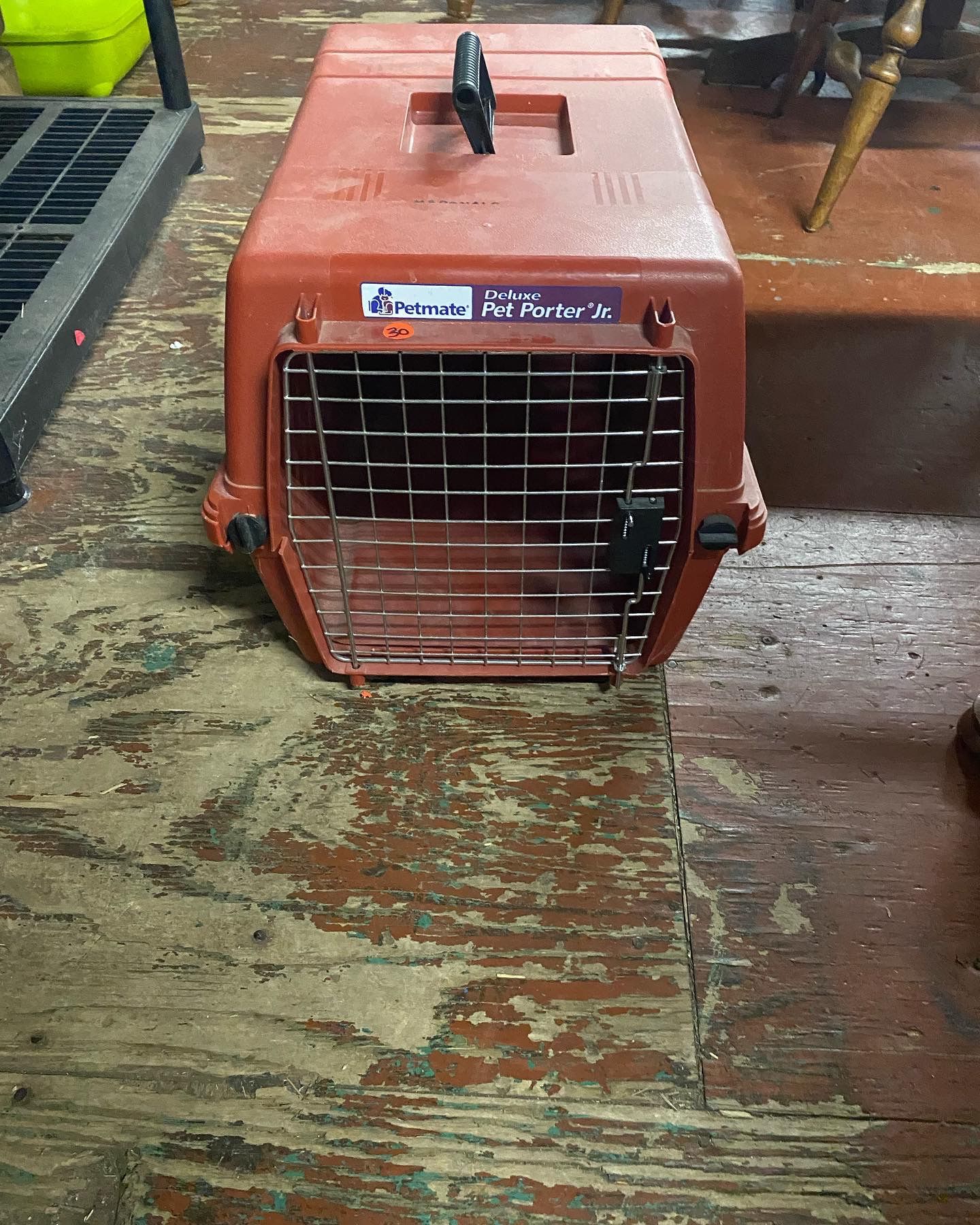 Petmate Deluxe Per Porter Jr. Medium Size Pet Crate. $30 15”L x 24”W x 16”H