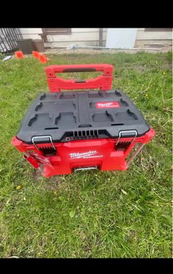 Milwaukee Packout 22in roller