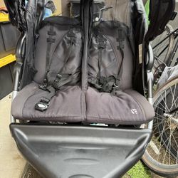Double jogger stroller