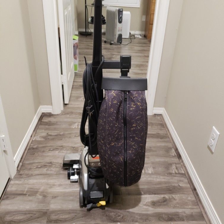 Kirby 2000 Limited Edition Vacuum Cleaner