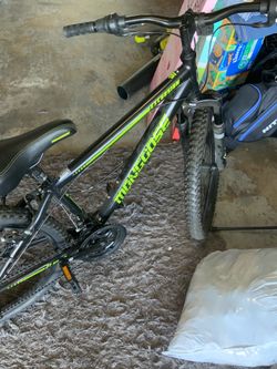 Mongoose excursion mountain bike