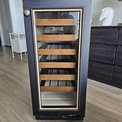 : Sub-Zero 315W/O-RH Wine Cooler – Works 100% – Miami  // Enfriador de vinos Sub-Zero 315W/O-RH – Funciona 100% – Miami