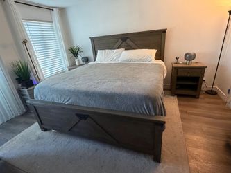 Matthis brother Tucker king bed.