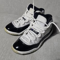 Jordan Retro XI Size 2Y