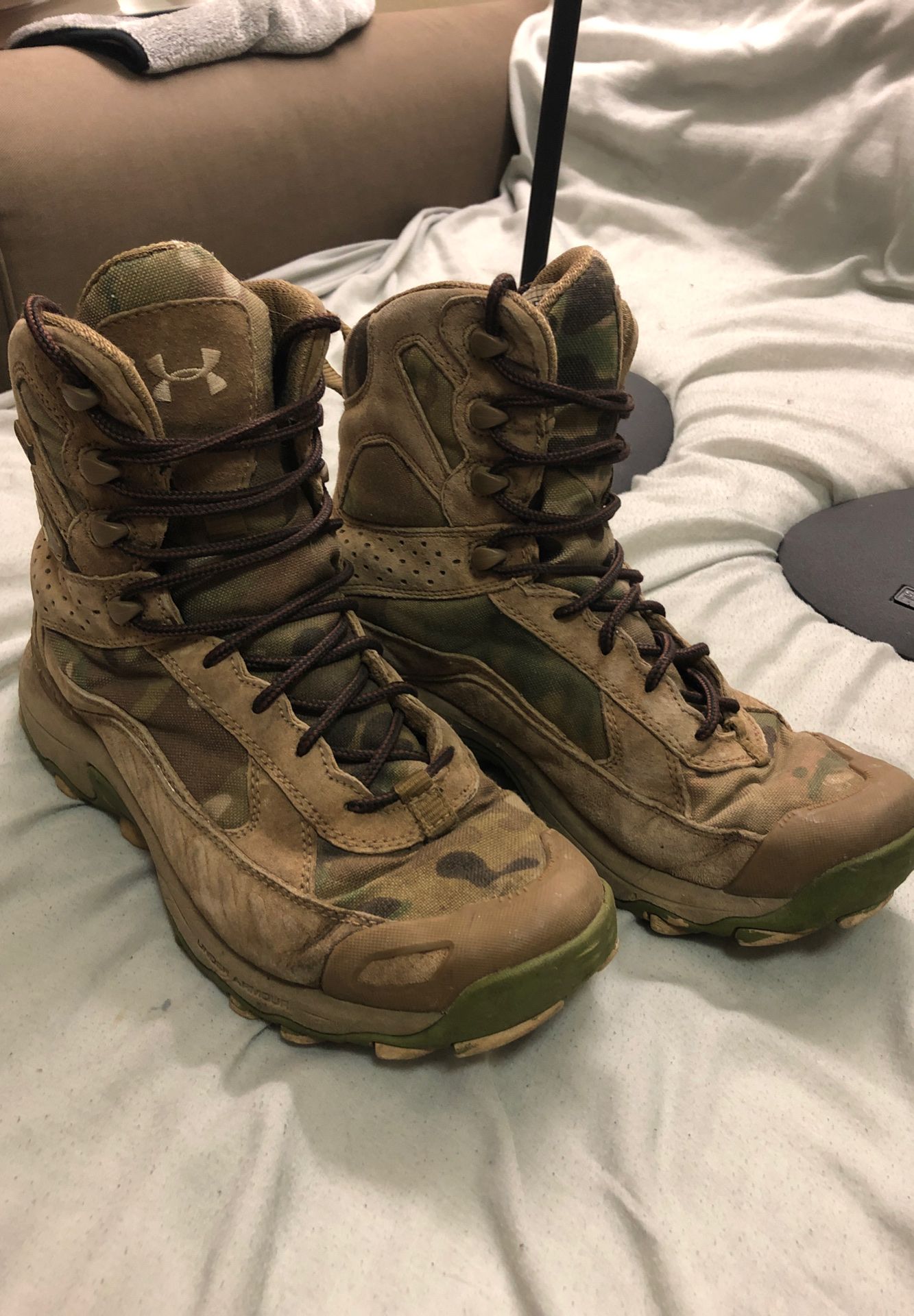 Under Armor Boots Size 9
