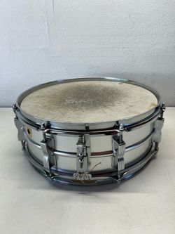 NICE MINTY Vintage 60's ~ Snare Drum Silver ~ 8 Lug ~ 14.5 x 6" ~ Chicago ~ Music Instument
