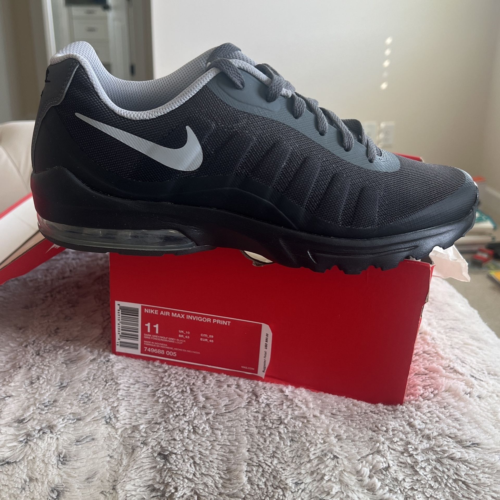 Nike Air Max Invigor Print