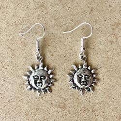 ☀️ Pretty sun charm earrings - 3 different pair - see all photos