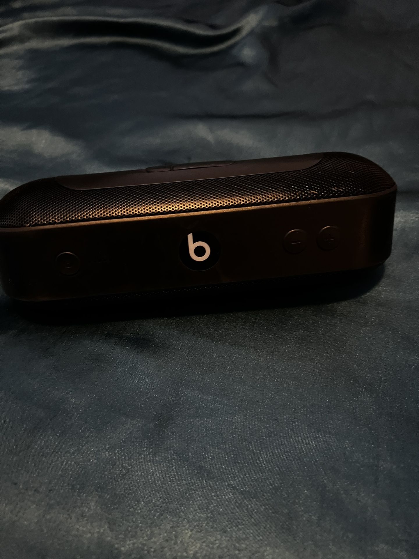 Beats Pill  +