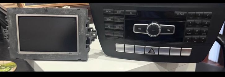 Mercedes Benz OEM head Unit ( NTG 4.5), with screen
