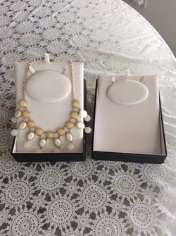 2 New Necklace Holders