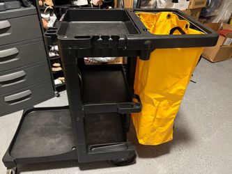 Rubbermaid Commercial Janitorial 3-Shelf Cleaning Cart