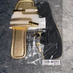 Women 9.5 Sandals. Never Used 