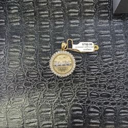 10k Religious Pendant.