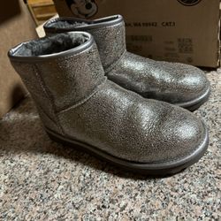 Silver Metallic UGG Size 8 Women’s 