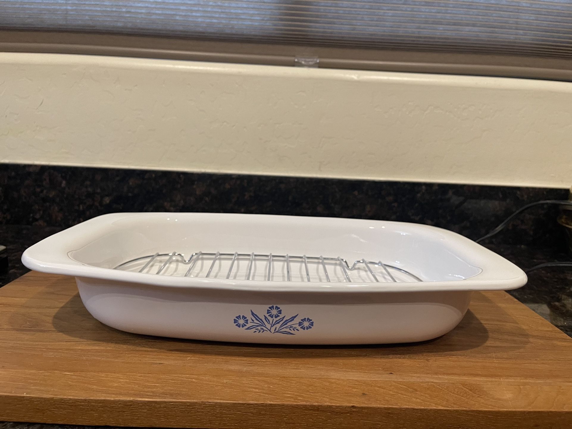 Blue Cornflower Corningware p-21 with oven rack