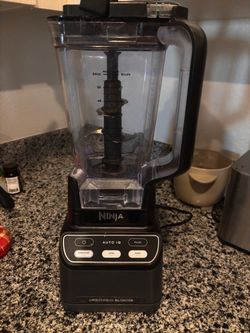 Ninja SmoothieIQ Blender with Auto iQ