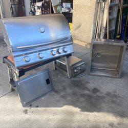 Built In grill,stove And Sink