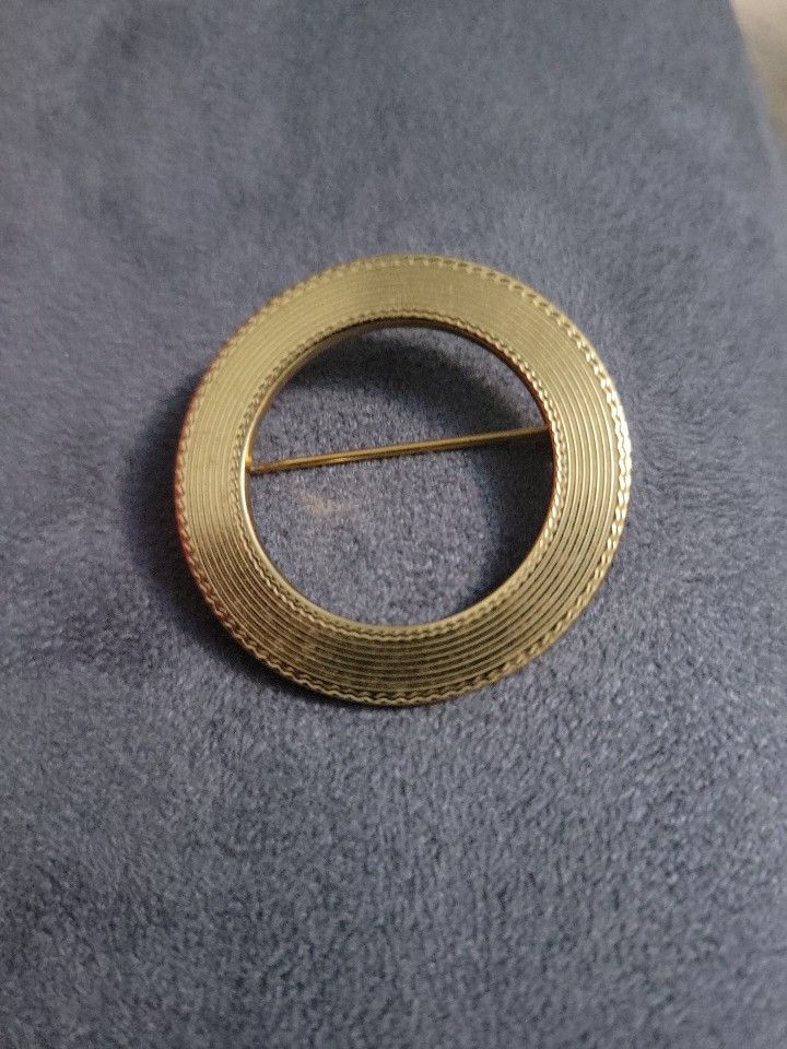 Vintage Monet Gold Tone Brooch Pin
