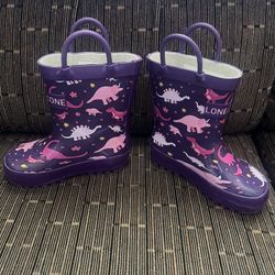 NEW Kids Toddler size 6 rain and water boots waterproof natural rubber and easy pull handles 