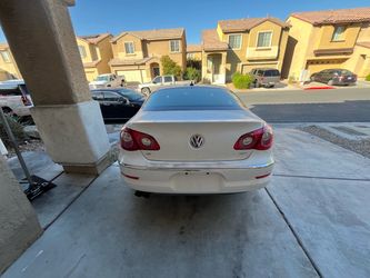 Volkswagen CC White Sedan