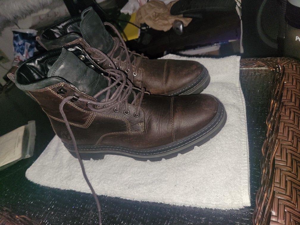 Timberland  Men Size 9 