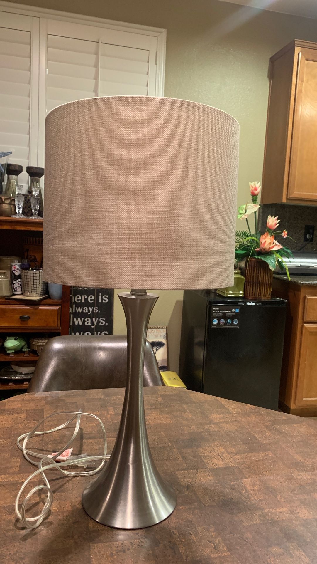 Table lamp